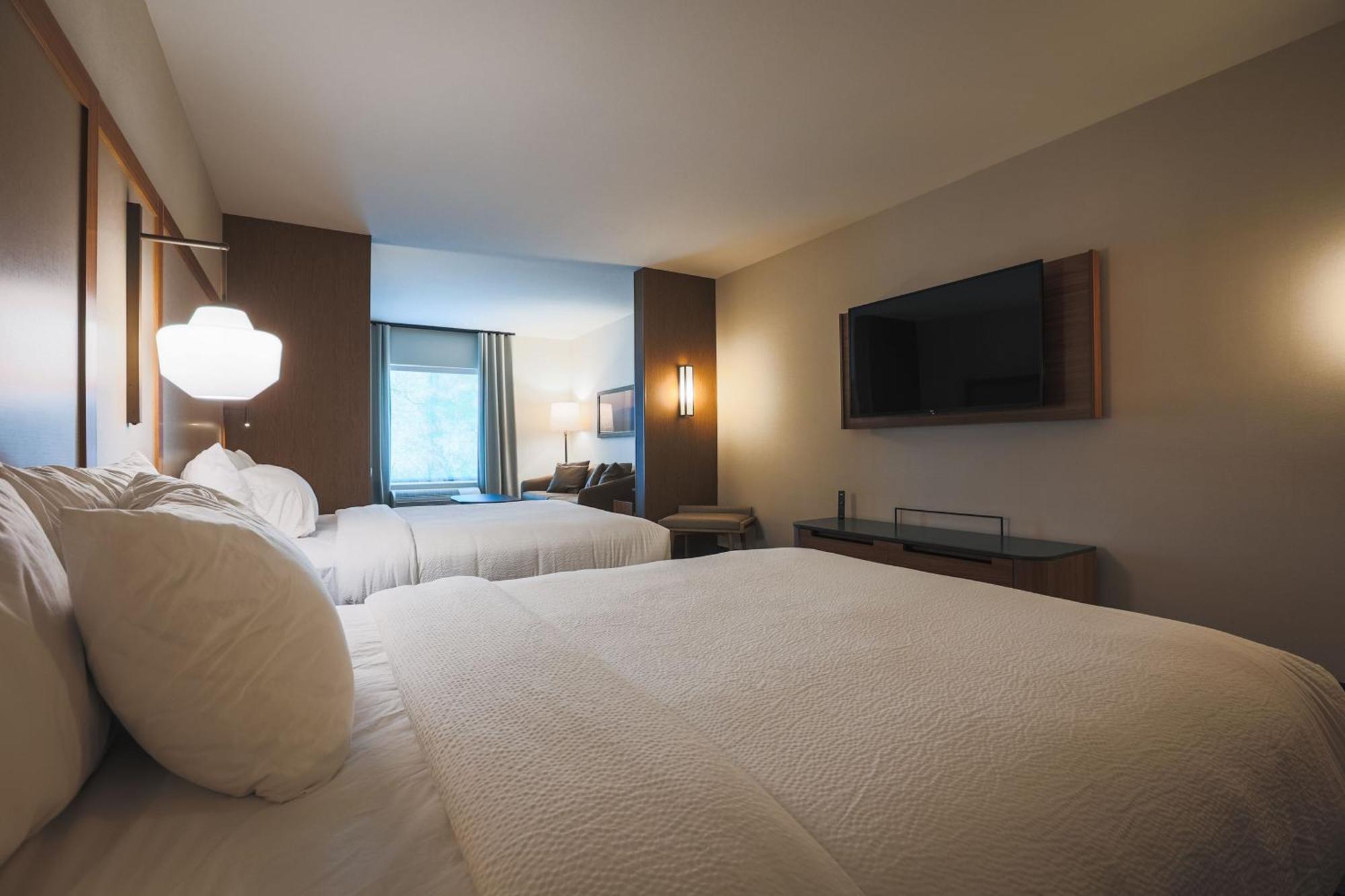 Fairfield & Hotel